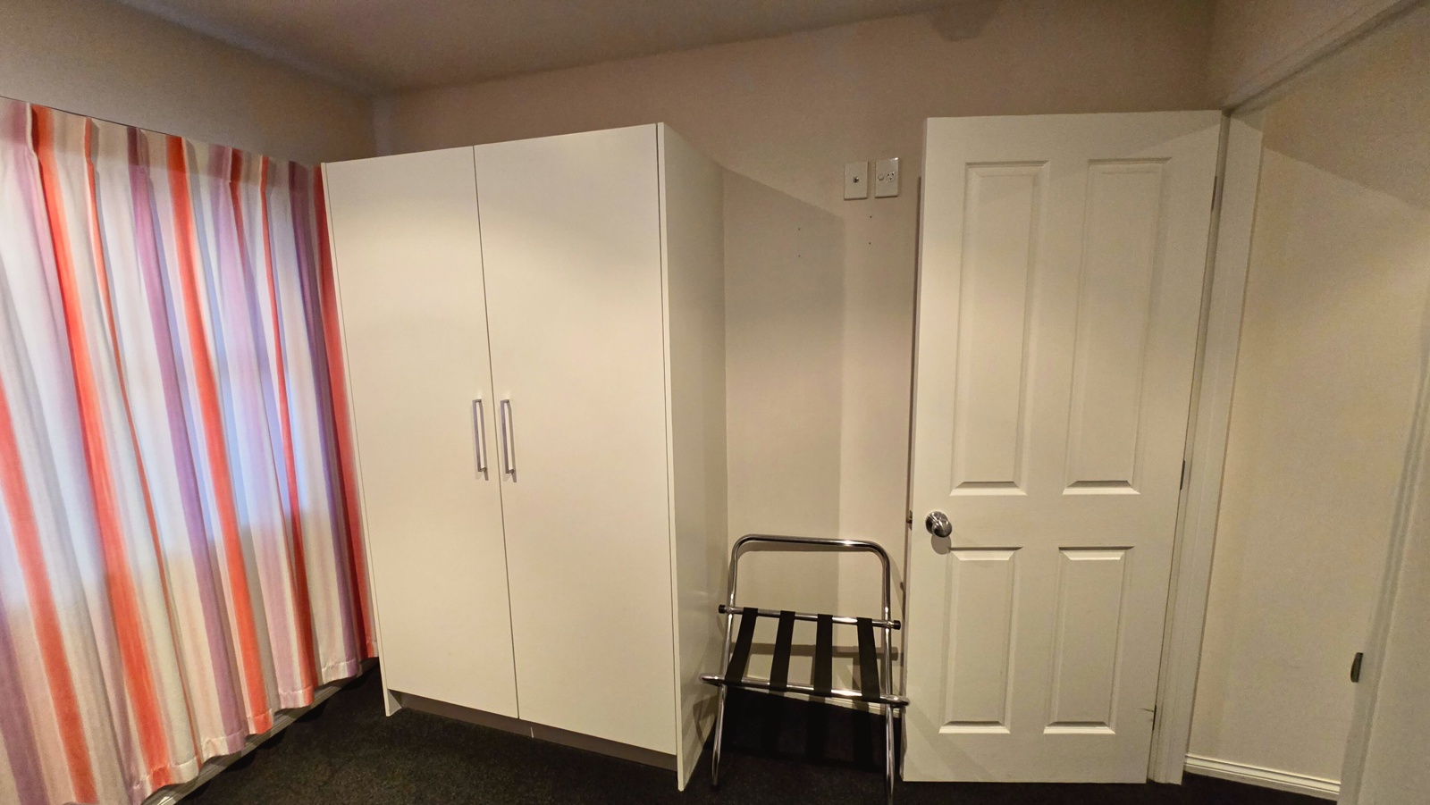 2 BEDROOM APT