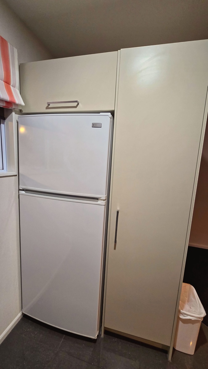 2 BEDROOM APT