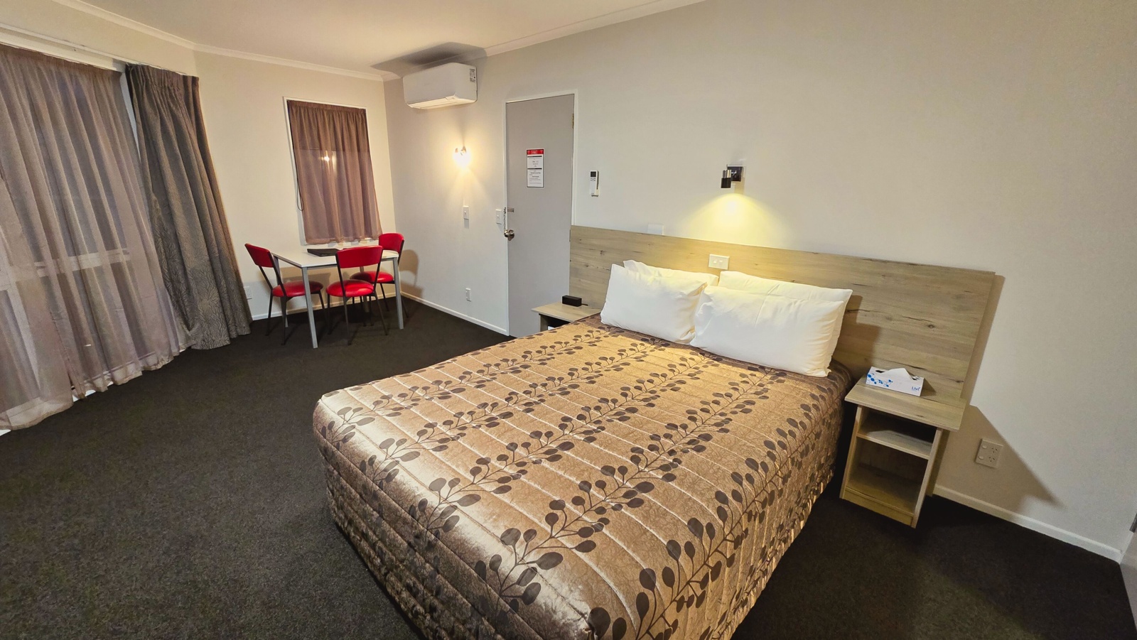 EXECUTIVE SUITE